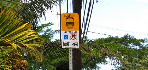 Hur man rida thebus i Oahu, Hawaii. Se till att ha tillräckligt med pengar för att gå ombord.