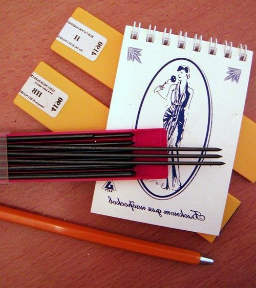 Hur man gör en fickformat kit blyertsteckning. Mät längden på din blyerts hållare.