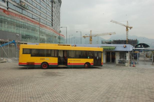 Hur får fran flygplatsen Hong Kong till Macao. Från bagageutlämningen, avslutar säkerhetsdörrar och gå mot mitten av ankomst terminalen för att köpa biljetter från automaten eller räknare för Arlanda Express tåget.